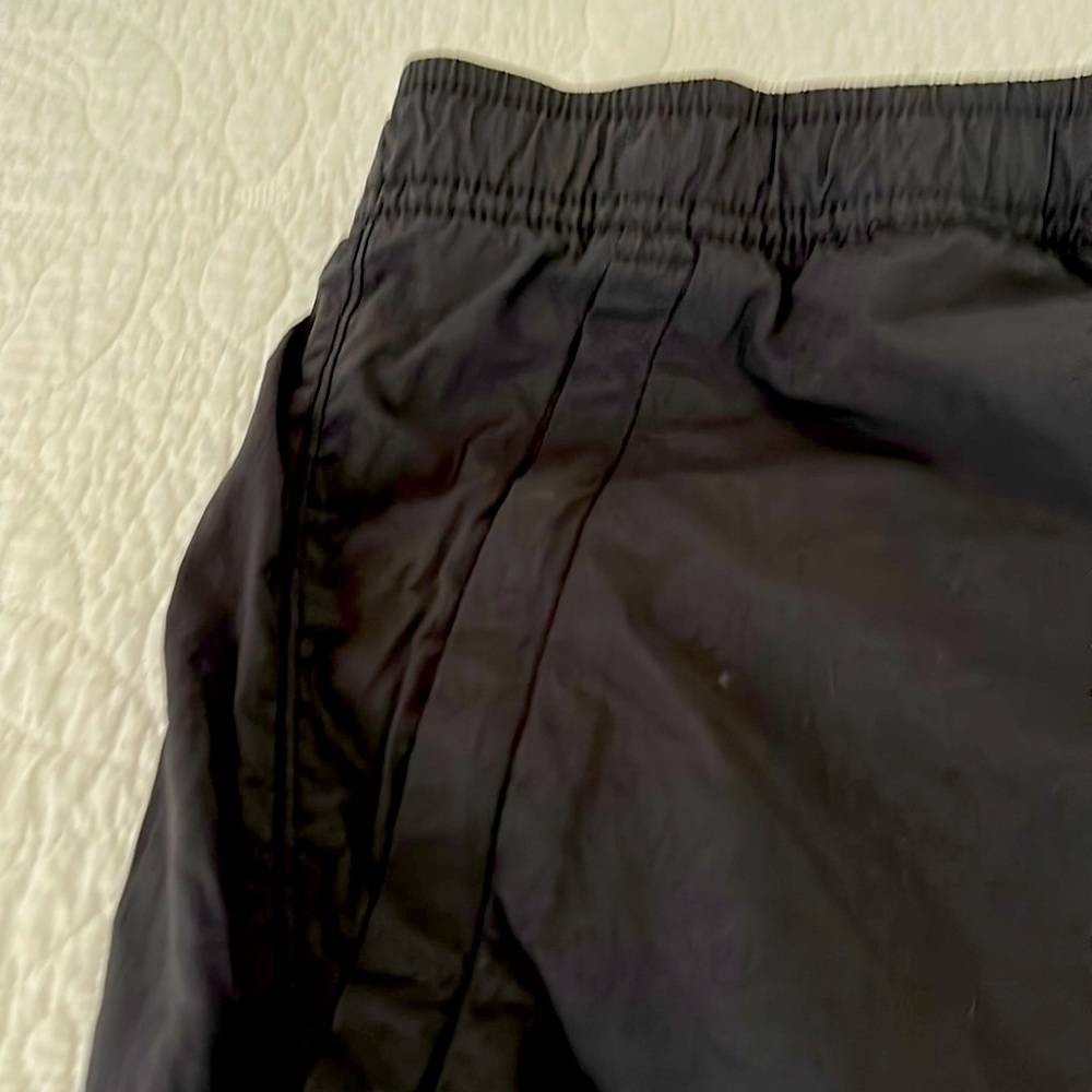 NWOT Gap Cargo Pull on pants - Picture 4 of 9